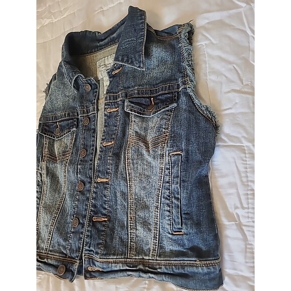 American Rag Size Medium Womens Denim Blue Denim Jean Vest Button Up Boho Hippie - Picture 3 of 7